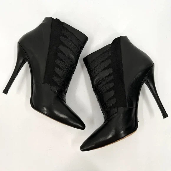 BRIAN ATWOOD Shoes Womens 8 Black Duris Heeled Leather Ankle Bootie Embossed
